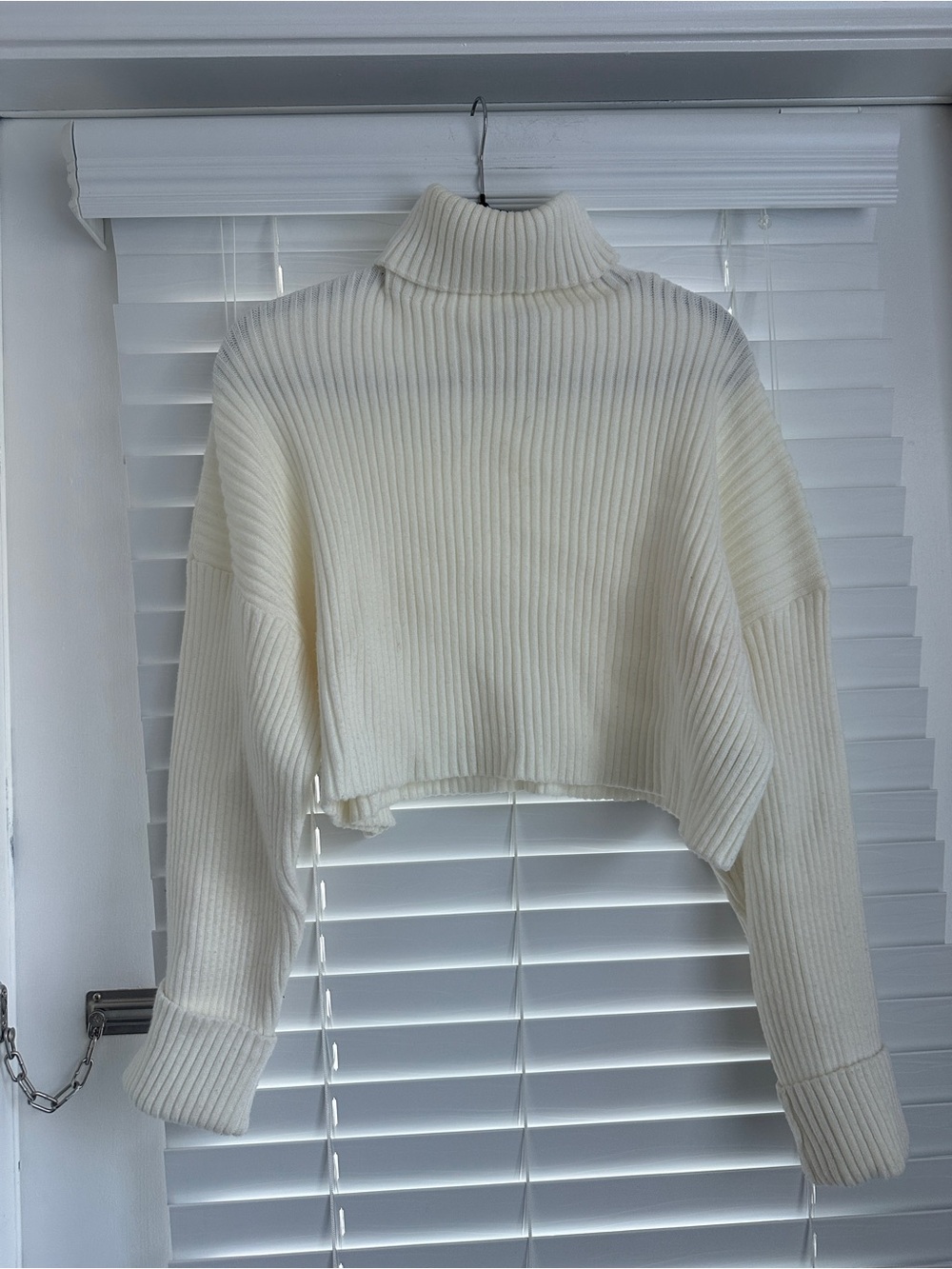 Grey Bandit Ribbed Turtleneck Sweater- Cream/White